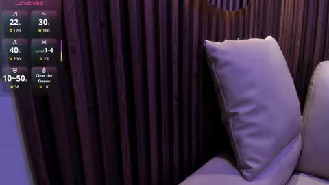 Snapshot of lucy_smith7 chatting on 11-28-25, 05:37 Sofia online show from 11-28-25, 05:37