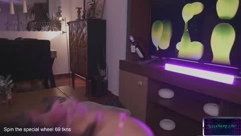 Snapshot of lucyallenx chatting on 12-21-24, 01:04 Lucy Alien  online show from 12-21-24, 01:04