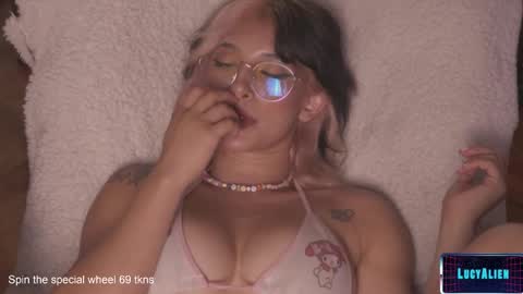 Snapshot of lucyallenx chatting on 01-29-25, 11:14 Lucy Alien  online show from 01-29-25, 11:14