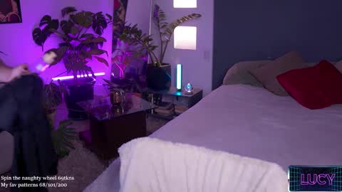 Snapshot of lucyallenx chatting on 09-26-25, 07:29 Lucy Alien  online show from 09-26-25, 07:29