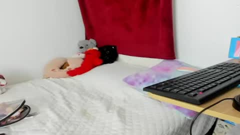 Snapshot of lucyblood chatting on 05-01-26, 12:59 lucyblood online show from 05-01-26, 12:59