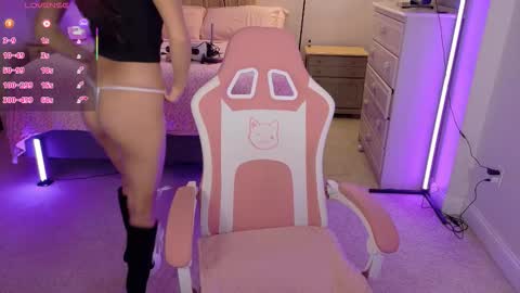 Snapshot of lucydelrey57 chatting on 02-04-26, 08:47 lucydelrey57 online show from 02-04-26, 08:47