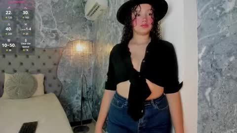 Snapshot of lucylovelyy1 chatting on 11-30-25, 02:26 Lucy online show from 11-30-25, 02:26