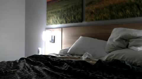 Lucy Loves Lookers online show from 01-03-25, 12:00