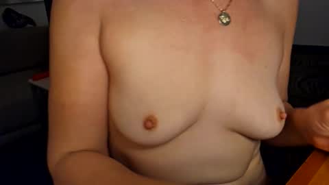 Lucy Loves Lookers online show from 01-08-25, 10:04