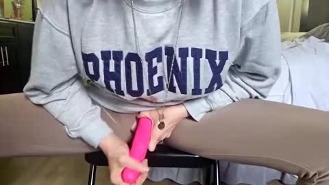 Lucy Loves Lookers online show from 02-13-25, 04:07