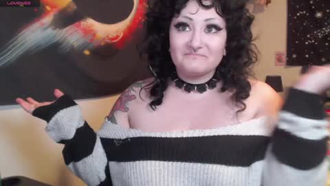 Snapshot of lucylynx chatting on 01-08-25, 12:38 Lucy Lynx online show from 01-08-25, 12:38