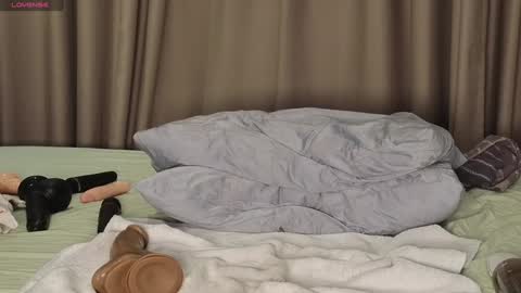 Love kinky Go here  online show from 03-05-25, 10:00