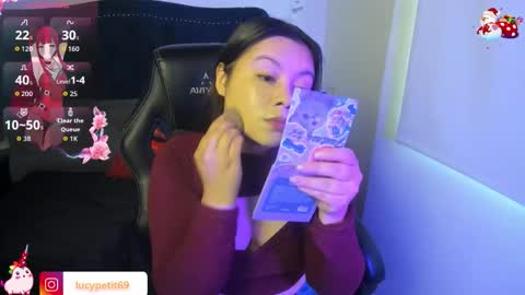 Lucy Petit online show from 11-18-25, 12:31