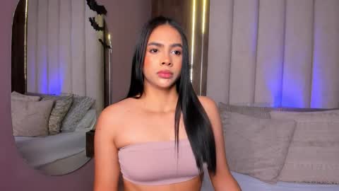 Snapshot of lucysalvatore chatting on 10-12-25, 04:50 Lucy online show from 10-12-25, 04:50