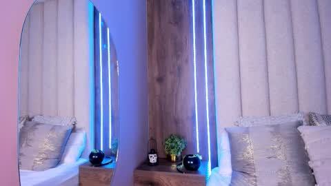 Snapshot of lucysalvatore chatting on 11-01-25, 11:40 Lucy online show from 11-01-25, 11:40