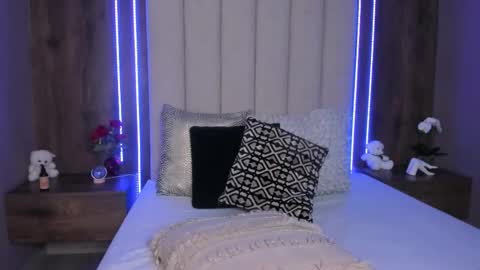 Lucy online show from 03-11-26, 04:13