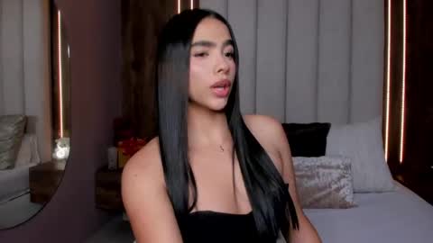 Snapshot of lucysalvatore chatting on 05-06-26, 02:40 Lucy online show from 05-06-26, 02:40