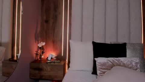 Snapshot of lucysalvatore chatting on 06-04-26, 02:50 Lucy online show from 06-04-26, 02:50