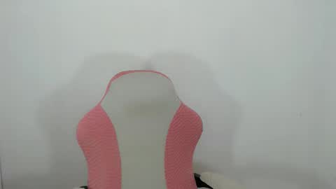 Snapshot of lucyseductive_ chatting on 04-13-26, 04:18 JIRVIE online show from 04-13-26, 04:18