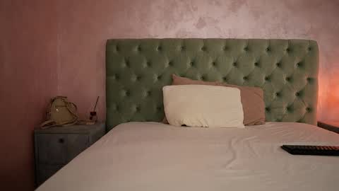 LucyWillow online show from 04-27-26, 05:05