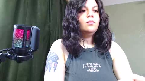 Snapshot of lucywmiller chatting on 09-17-25, 10:28 Call me Lucy online show from 09-17-25, 10:28