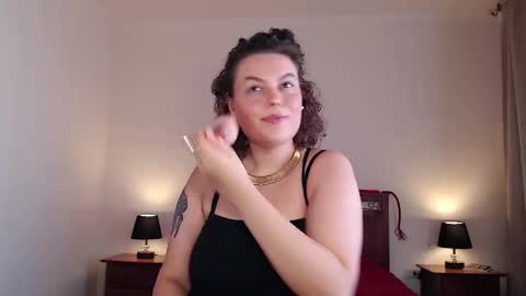 Snapshot of lucywmiller chatting on 10-21-25, 06:36 Call me Lucy online show from 10-21-25, 06:36