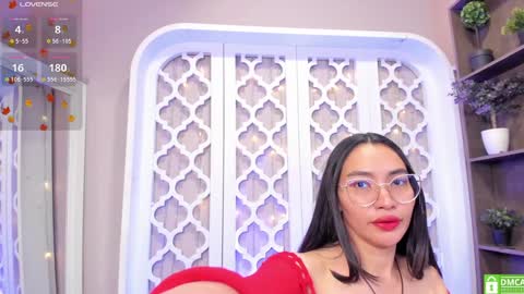 Snapshot of lucyy_liiu chatting on 01-05-25, 12:20 Lucy Liiu online show from 01-05-25, 12:20