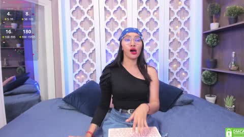 Snapshot of lucyy_liiu chatting on 01-11-25, 07:27 Lucy Liiu online show from 01-11-25, 07:27