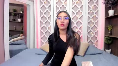 Snapshot of lucyy_liiu chatting on 02-19-25, 07:48 Lucy Liiu online show from 02-19-25, 07:48
