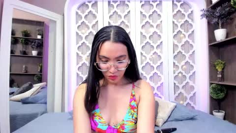 Snapshot of lucyy_liiu chatting on 02-25-25, 01:09 Lucy Liiu online show from 02-25-25, 01:09