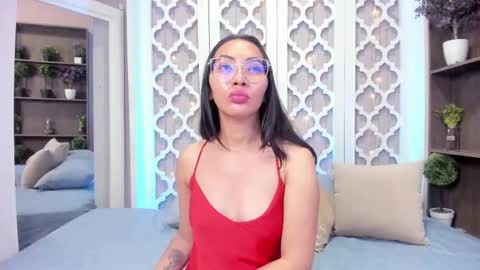 Snapshot of lucyy_liiu chatting on 03-12-25, 11:22 Lucy Liiu online show from 03-12-25, 11:22