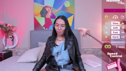 Snapshot of lucyy_liiu chatting on 09-23-25, 01:14 Lucy Liiu online show from 09-23-25, 01:14