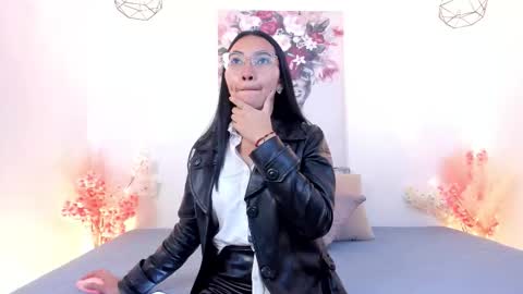 Lucy Liiu online show from 10-31-25, 11:55