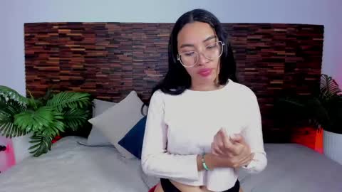 Lucy Liiu online show from 04-18-26, 12:03