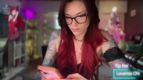 Luubeam             INSTA luubeammm TWITTER lunaisreallycu1 online show from 02-03-26, 10:15