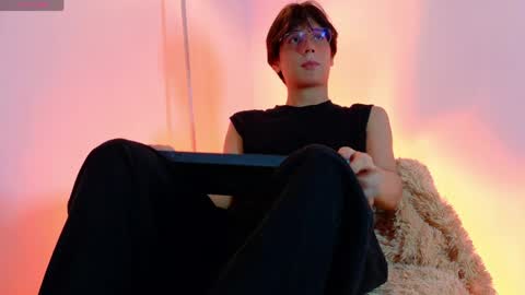 Lui online show from 03-17-26, 03:33