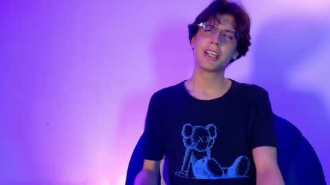 Lui online show from 04-24-26, 04:04