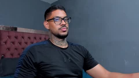 Luigi Vitale online show from 03-12-25, 04:41