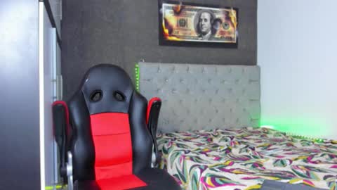 Luigi Independent model online show from 10-04-25, 03:15