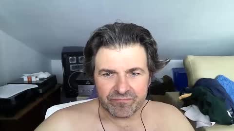 Snapshot of luigijohn chatting on 05-11-26, 05:21 LUIGIJOHN online show from 05-11-26, 05:21