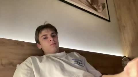 Luis online show from 11-12-25, 04:29