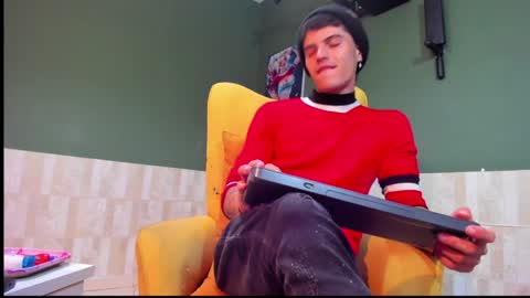 Luis AS online show from 02-04-25, 11:16