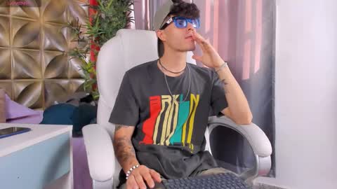 Luis AS online show from 10-21-25, 01:23