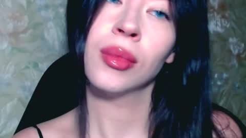 Snapshot of luisa_domina chatting on 09-19-25, 10:49 luisa lovedom online show from 09-19-25, 10:49