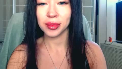 Snapshot of luisa_domina chatting on 09-27-25, 09:47 luisa lovedom online show from 09-27-25, 09:47