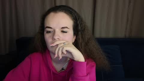 Snapshot of luisa_rosee chatting on 02-15-25, 04:34 Luisa Rosee online show from 02-15-25, 04:34