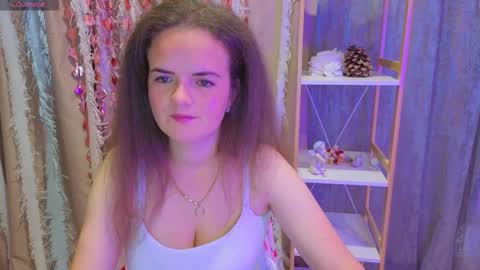 Snapshot of luisa_rosee chatting on 10-21-25, 07:03 Luisa Rosee online show from 10-21-25, 07:03