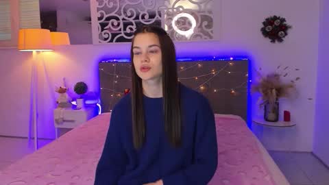 LuisaClover online show from 12-20-25, 01:07