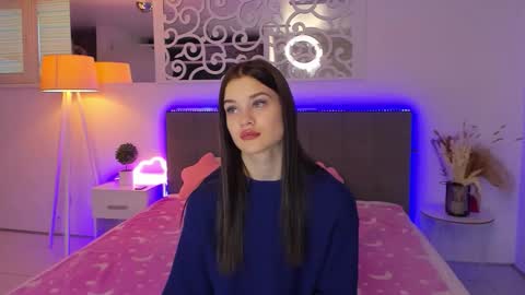 LuisaClover online show from 01-10-26, 01:02