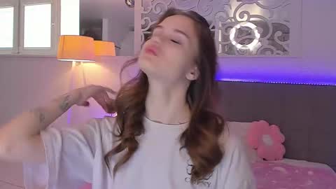 LuisaClover online show from 04-27-26, 12:25