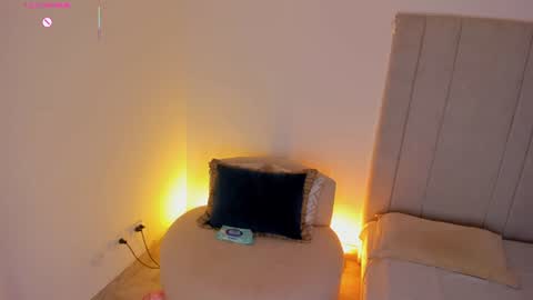 L U I S A online show from 06-11-26, 02:53