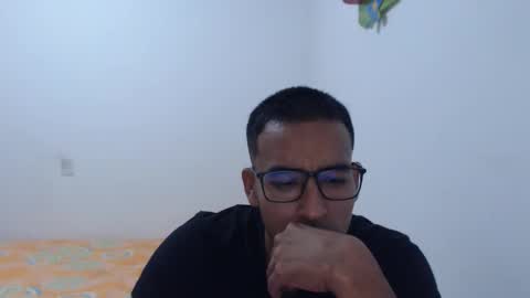 Snapshot of luisatr2017 chatting on 12-14-25, 04:40 luisatr2017 online show from 12-14-25, 04:40