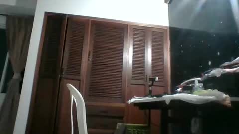 luisfer86 online show from 12-19-25, 03:13