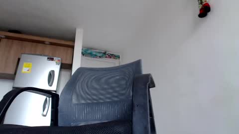 luisfernando01 online show from 02-01-25, 10:23